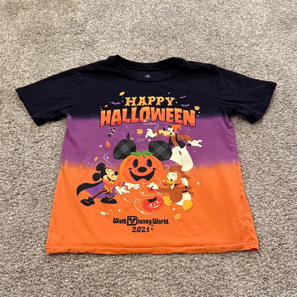 Disney Walt Disney World Mickey and Friends 2021 Halloween Tshirt Girls Large